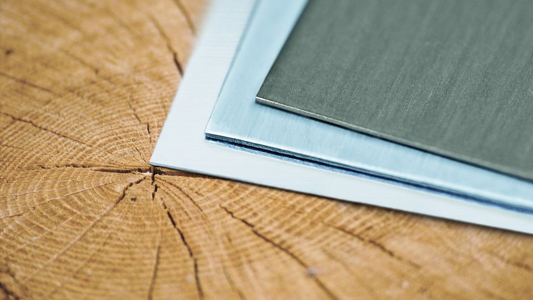 Zinktafeln mit RHEINZINK-Produktlinien